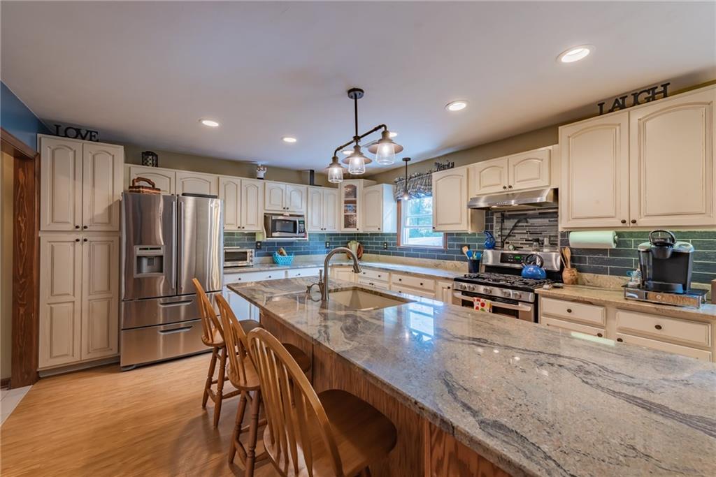 110 Rizzi Drive Irwin, PA 15642 - Photo 6 of 25 Gallery Image 6