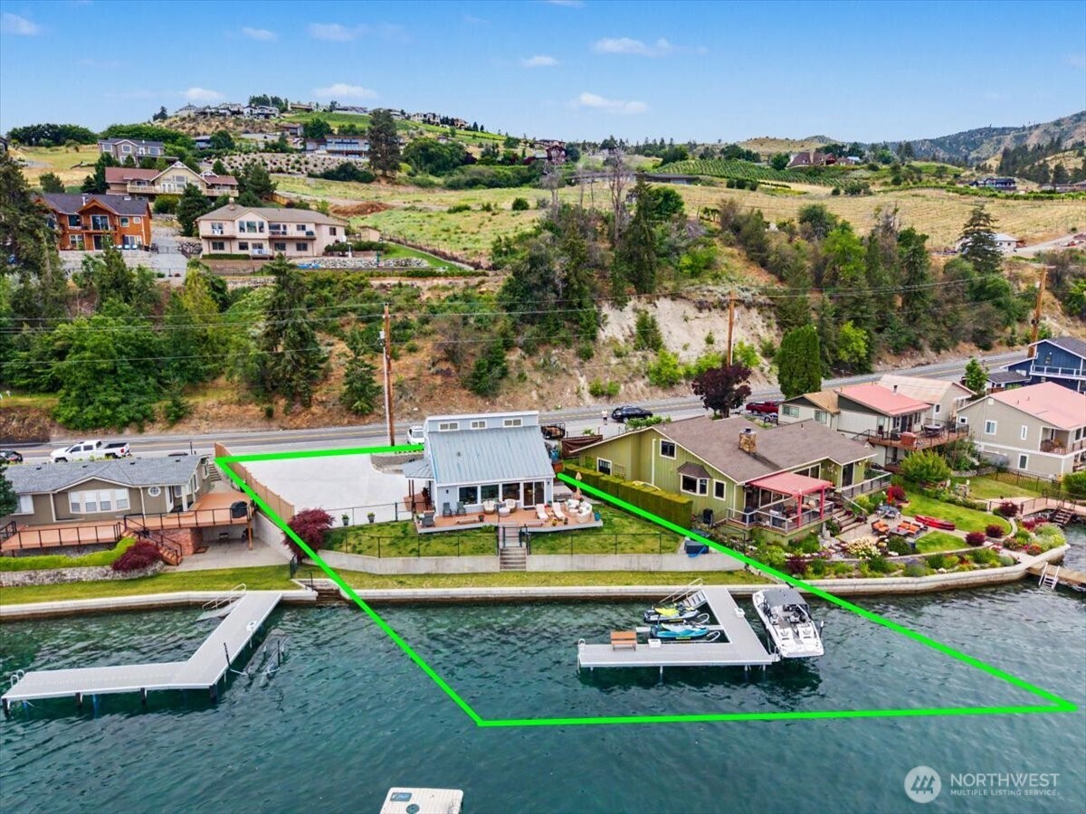 1386 South Lakeshore Road Chelan, WA 98816 - Photo 4 of 40