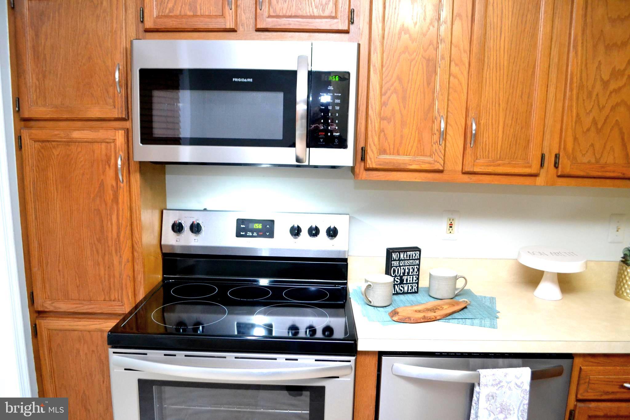8019 Waterview Court Frederick, MD 21701 - Photo 6 of 56 New stainless appliances