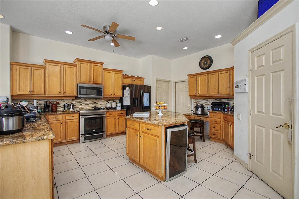 2114 Southeast 25th Loop Ocala, FL 34471 - Photo 12 of 39