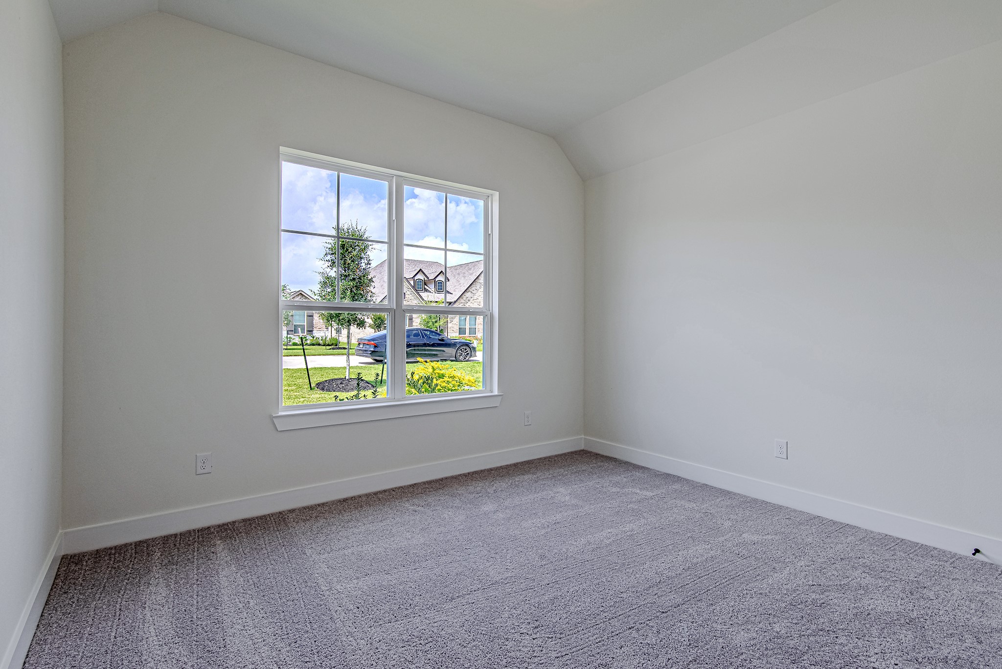 157 Peninsula Point Drive Montgomery, TX 77356 - Photo 25 of 33 an empty room with a window