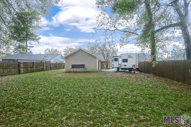 $2,000 | 3915 Country View Drive, Baton Rouge, LA 70817