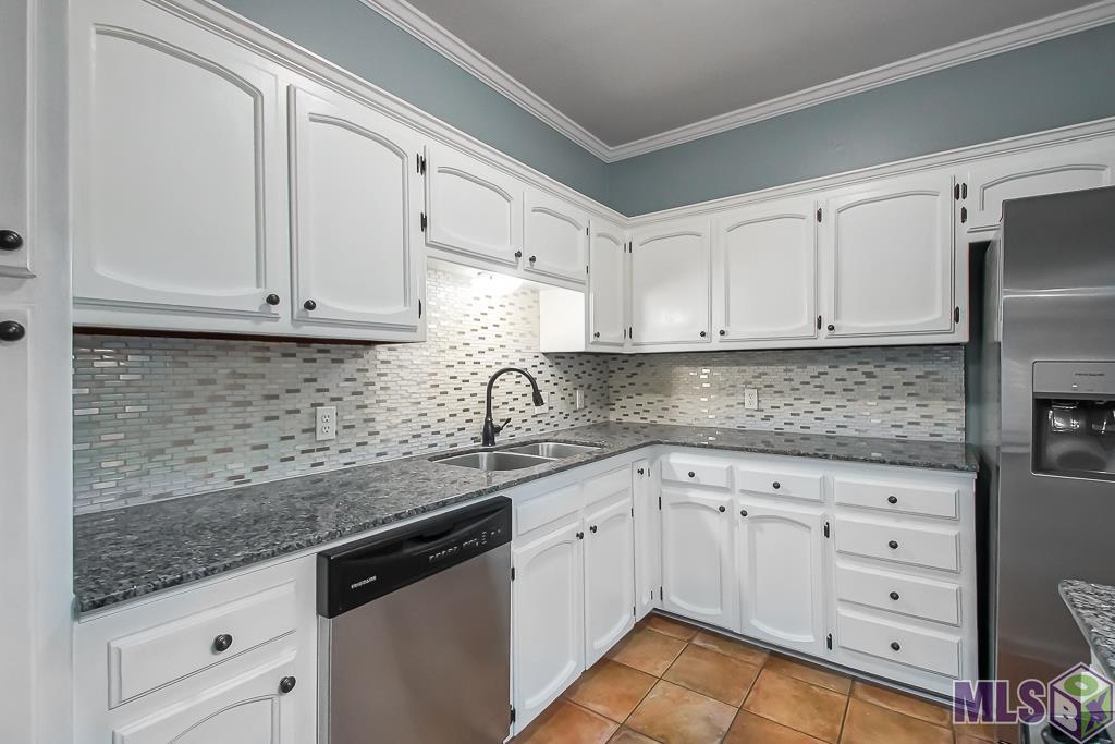 3915 Country View Drive Baton Rouge, LA 70817 - Photo 4 of 20