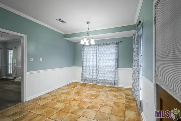 $1,950 | 3915 Country View Drive, Baton Rouge, LA 70817