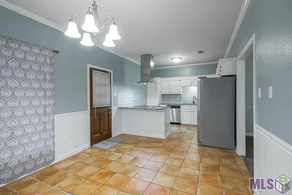 $1,950 | 3915 Country View Drive, Baton Rouge, LA 70817