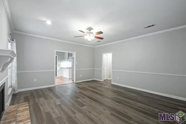 $1,950 | 3915 Country View Drive, Baton Rouge, LA 70817