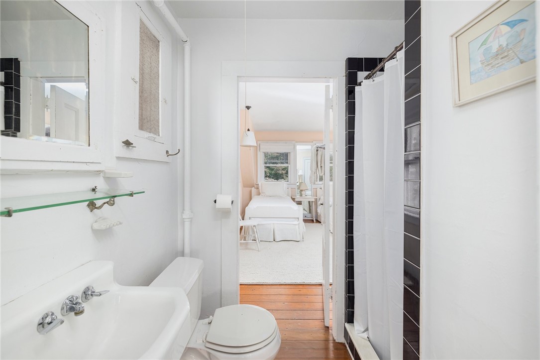 34 Emerson Road Jamestown, RI 02835 - Photo 37 of 45 Bedrooms #3 and #4 share an adjoining full bath!