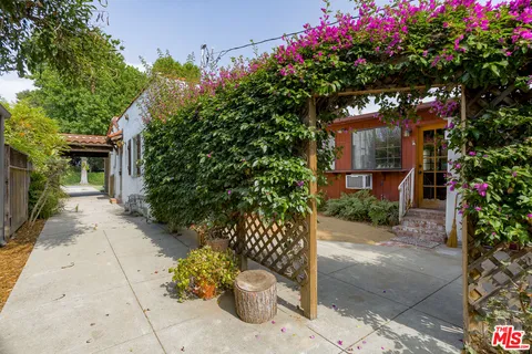 $6,000 | 3840 Valleybrink Road, Los Angeles, CA 90039