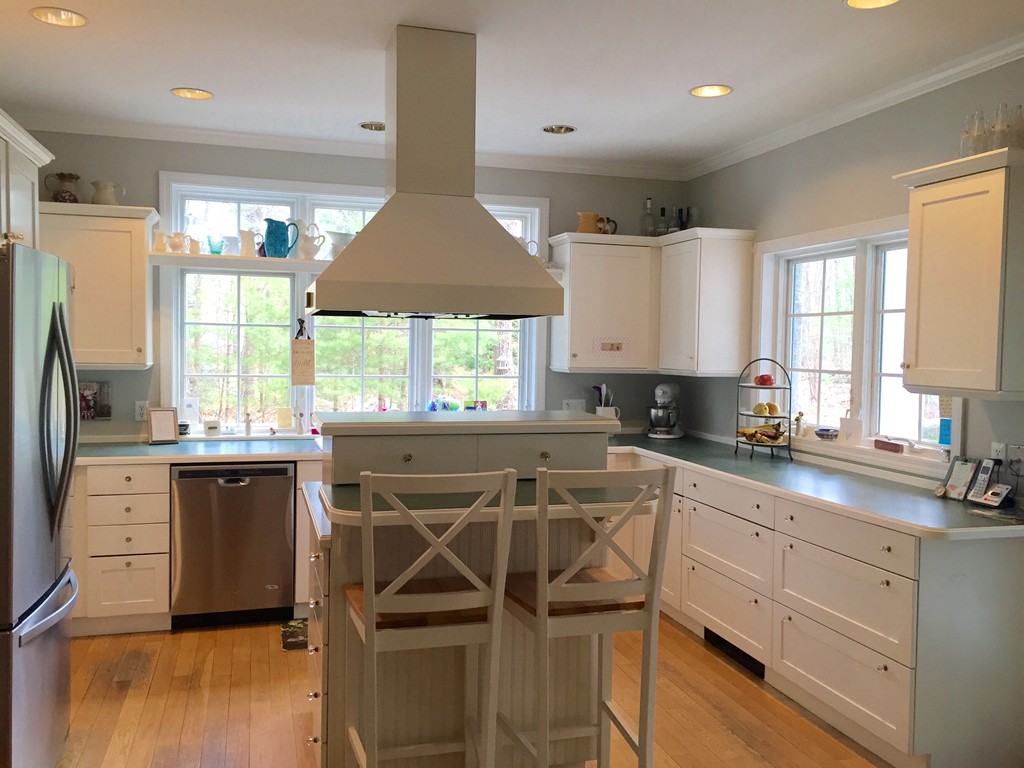 96 Mt Jefferson Road Hubbardston, MA 01452 - Photo 3 of 28 Gallery Image 3