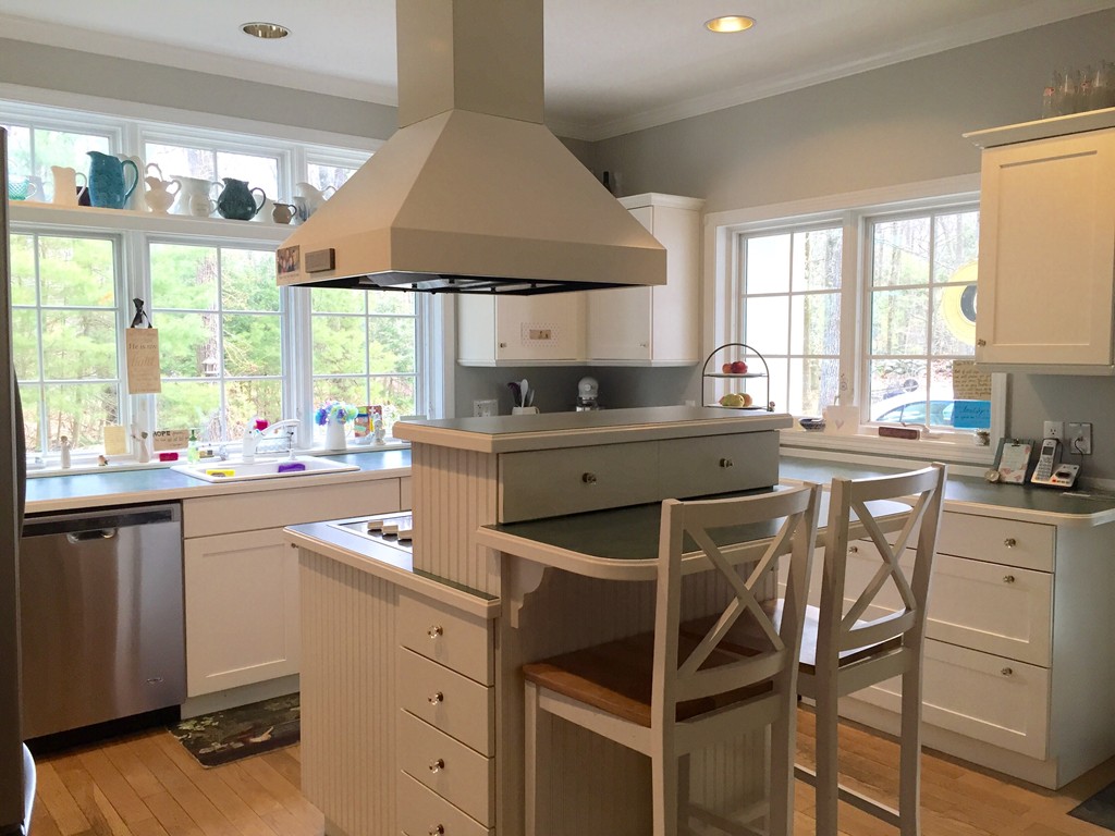 96 Mt Jefferson Road Hubbardston, MA 01452 - Photo 4 of 28 Gallery Image 4
