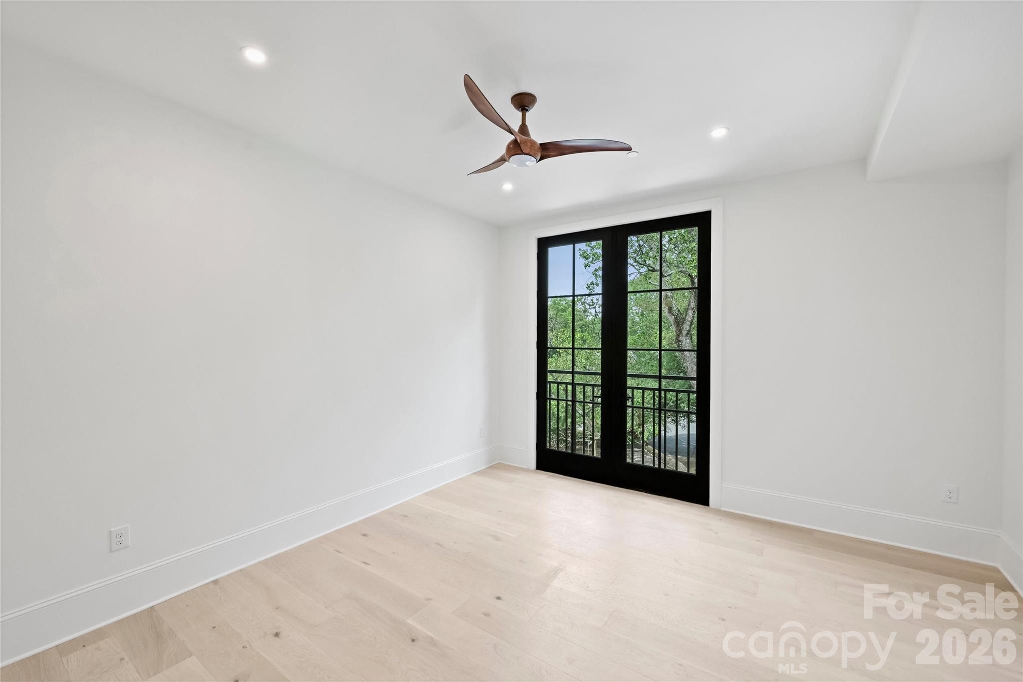 409 Queens Road, Unit 301 Charlotte, NC 28207 - Photo 29 of 48