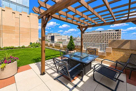 $625,000 | 606 West Wisconsin Avenue, Unit 1801, Milwaukee, WI 53203