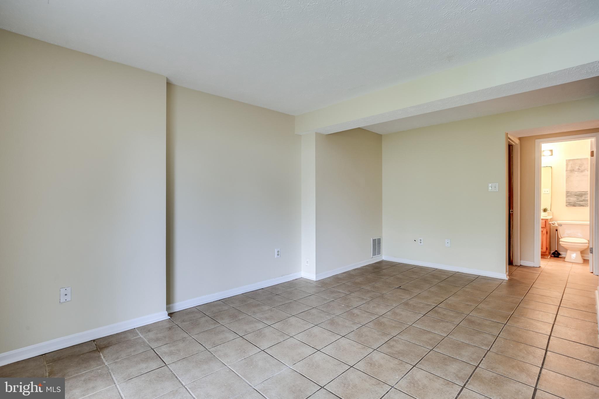 2025 Riding Crop Way Windsor Mill, MD 21244 - Photo 27 of 31