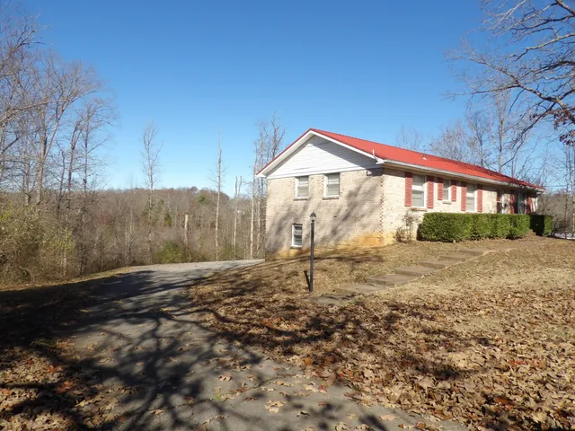 $295,000 | 366 North Powers Boulevard, Waverly, TN 37185