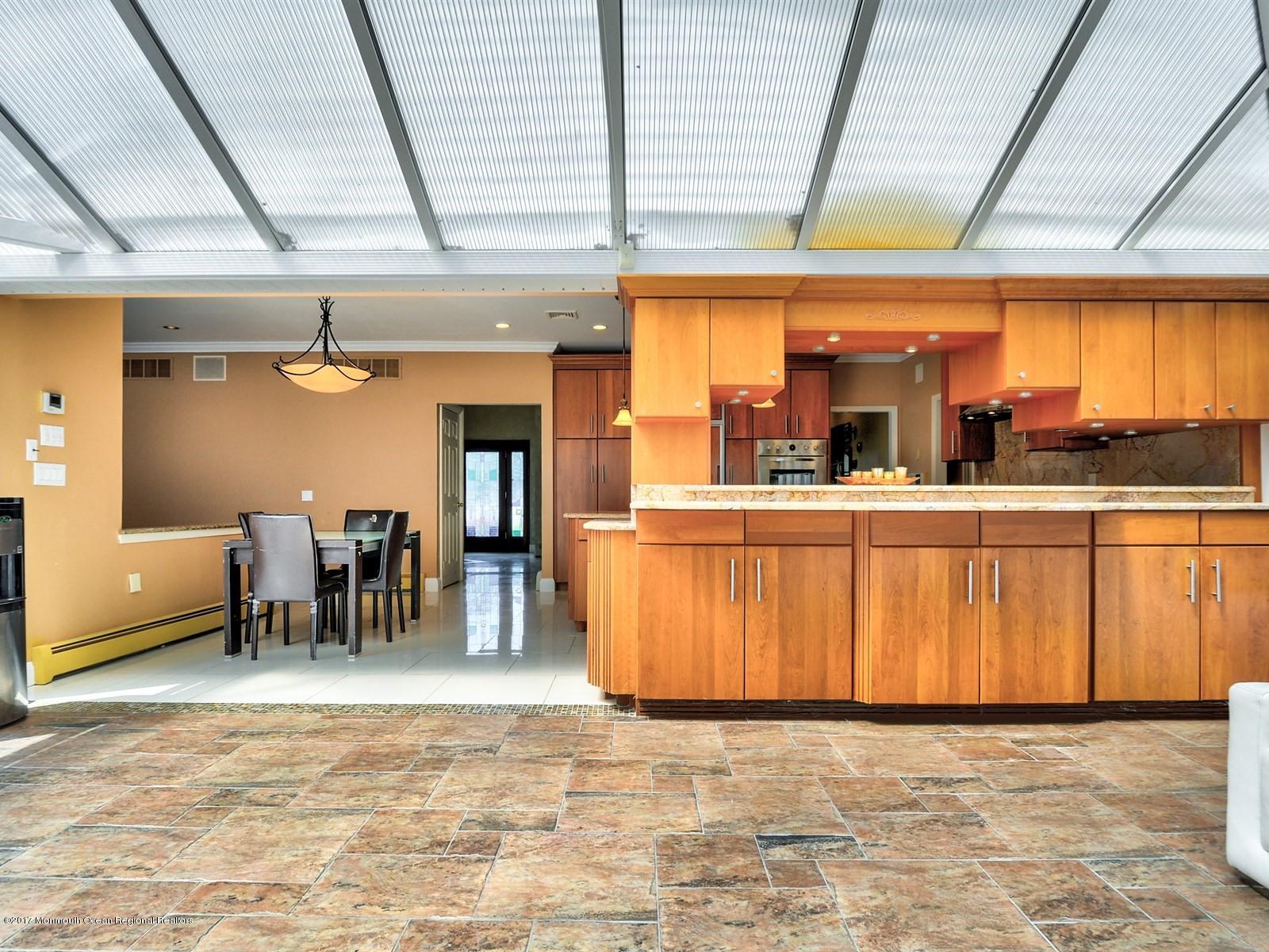 31 Chagall Road Marlboro, NJ 07746 - Photo 22 of 50 020_Atrium
