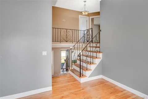 $825,000 | 26 Stevenson Place, Deer Park, NY 11729