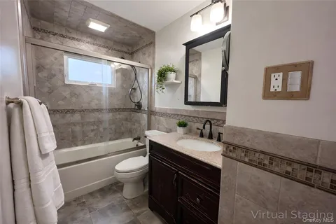 $825,000 | 26 Stevenson Place, Deer Park, NY 11729