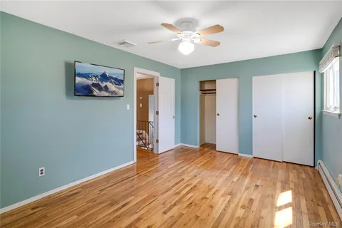 $825,000 | 26 Stevenson Place, Deer Park, NY 11729