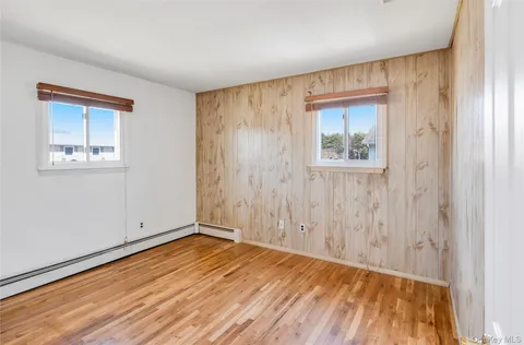 $825,000 | 26 Stevenson Place, Deer Park, NY 11729