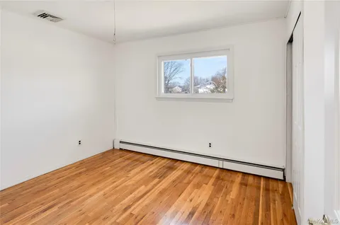 $825,000 | 26 Stevenson Place, Deer Park, NY 11729