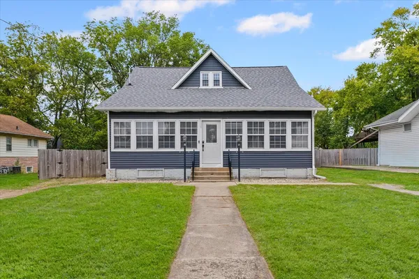 $187,000 | 108 West Church Street, Sadorus, IL 61872