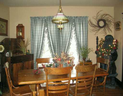 1827 Eastbrook Road New Castle, PA 16101 - Photo 3 of 7 Dining Room.