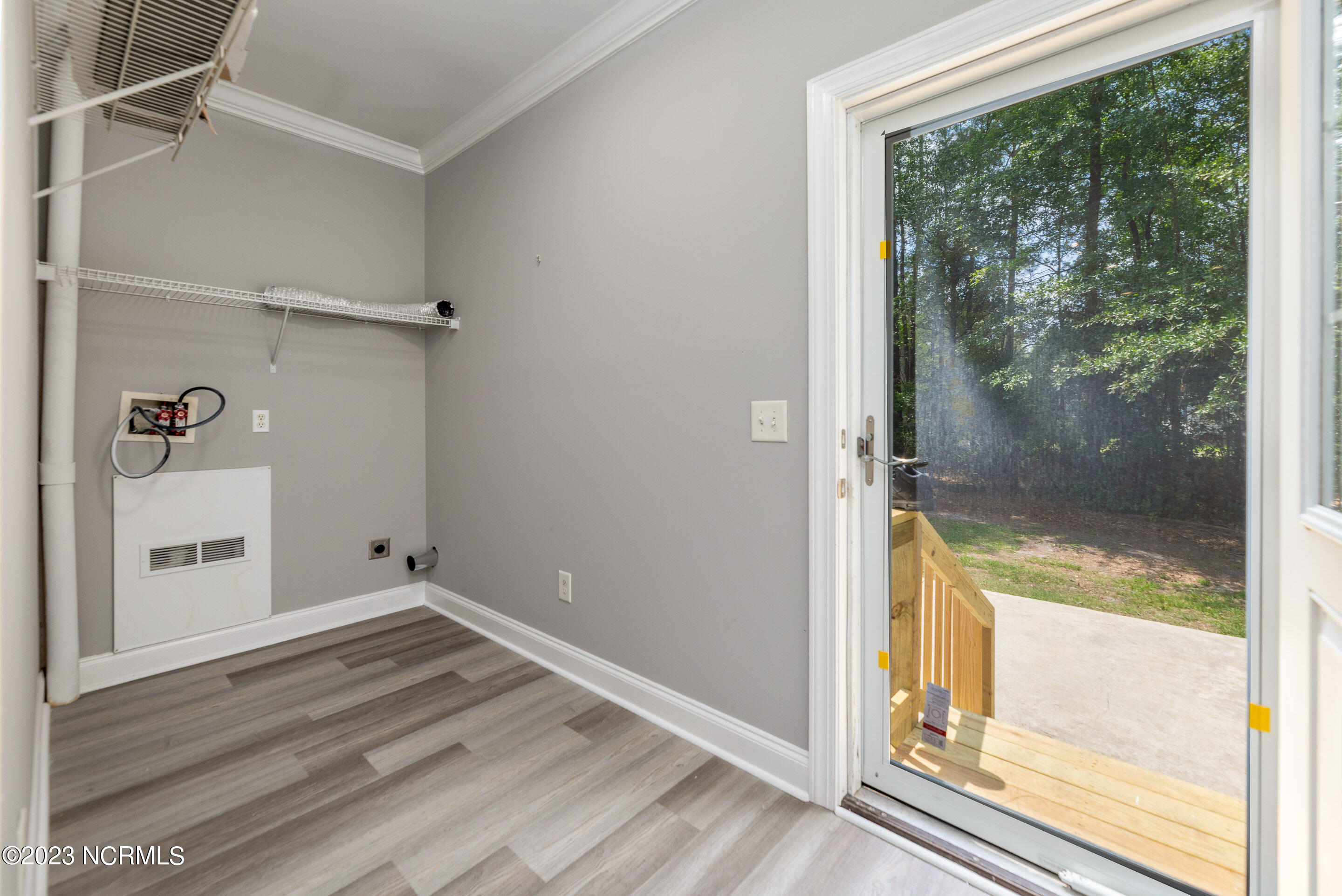 334 Sandlin Road Beulaville, NC 28518 - Photo 20 of 39 Laundry room