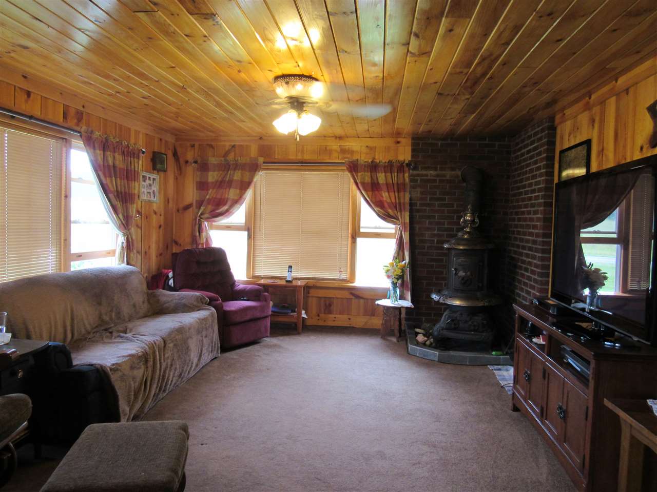 2038 East Albany Road Barton, VT 05822 - Photo 20 of 38