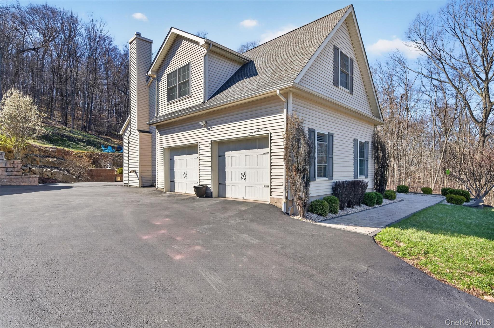 2 Pond Ridge Crossing Newburgh, NY 12550 - Photo 5 of 46