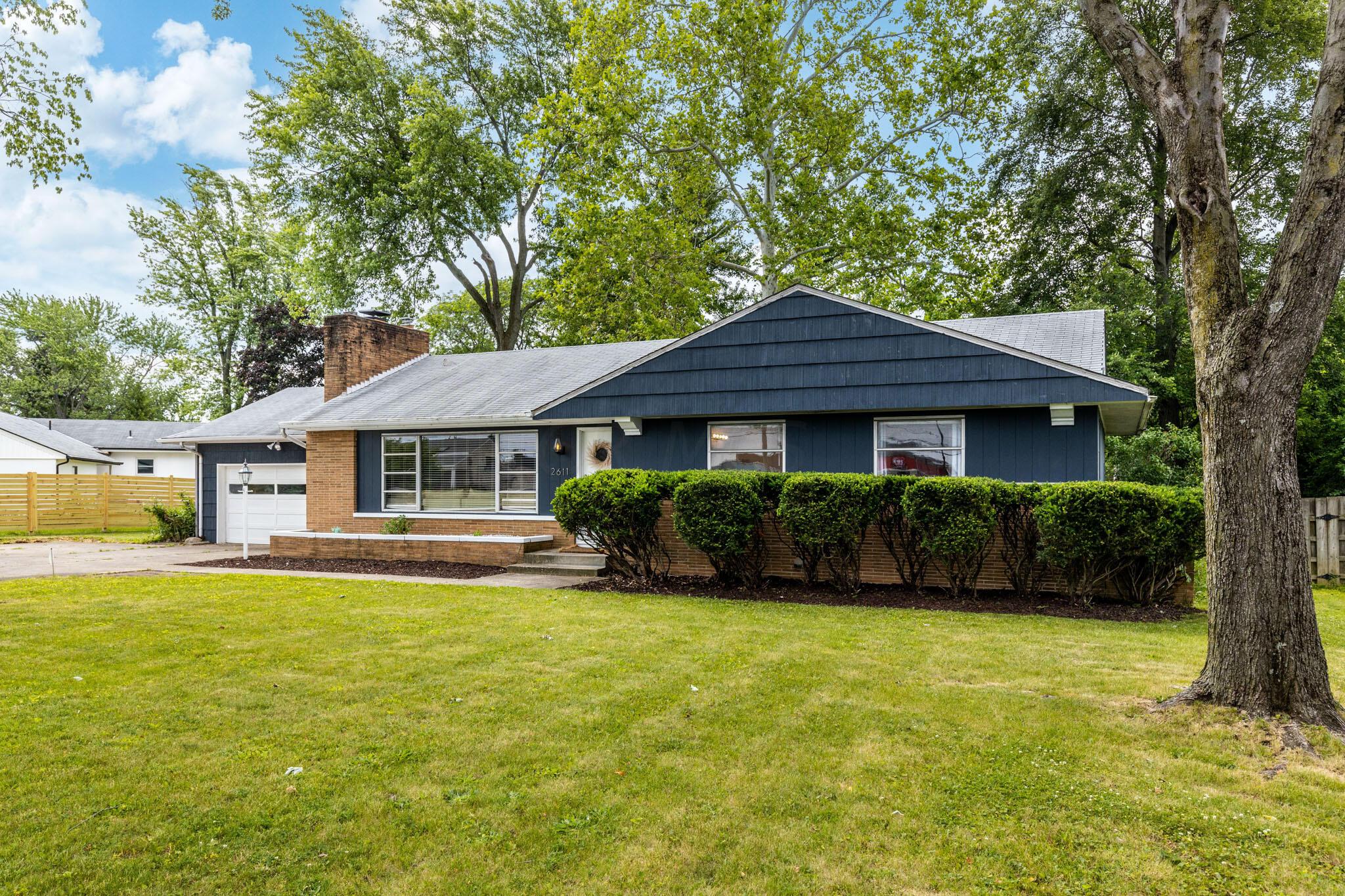 2611 Bethel Road Columbus, OH 43220 - Photo 3 of 34 2023-6-13 2611 Bethel Rd 03