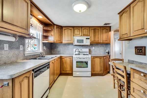 82 Gerald Road Milton, MA 02186 - Photo 10 of 18 Gallery Image 10