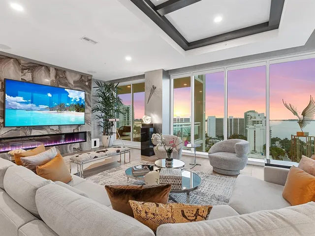 $4,150,000 | 540 North Tamiami Trail, Unit 1503, Sarasota, FL 34236