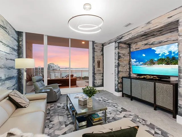 $4,150,000 | 540 North Tamiami Trail, Unit 1503, Sarasota, FL 34236
