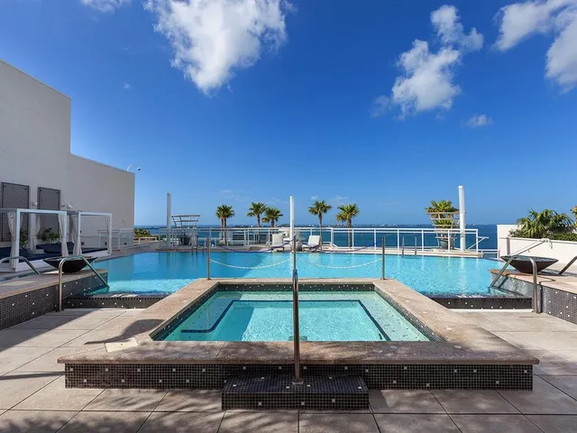 $4,150,000 | 540 North Tamiami Trail, Unit 1503, Sarasota, FL 34236