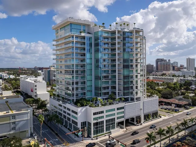 $4,150,000 | 540 North Tamiami Trail, Unit 1503, Sarasota, FL 34236