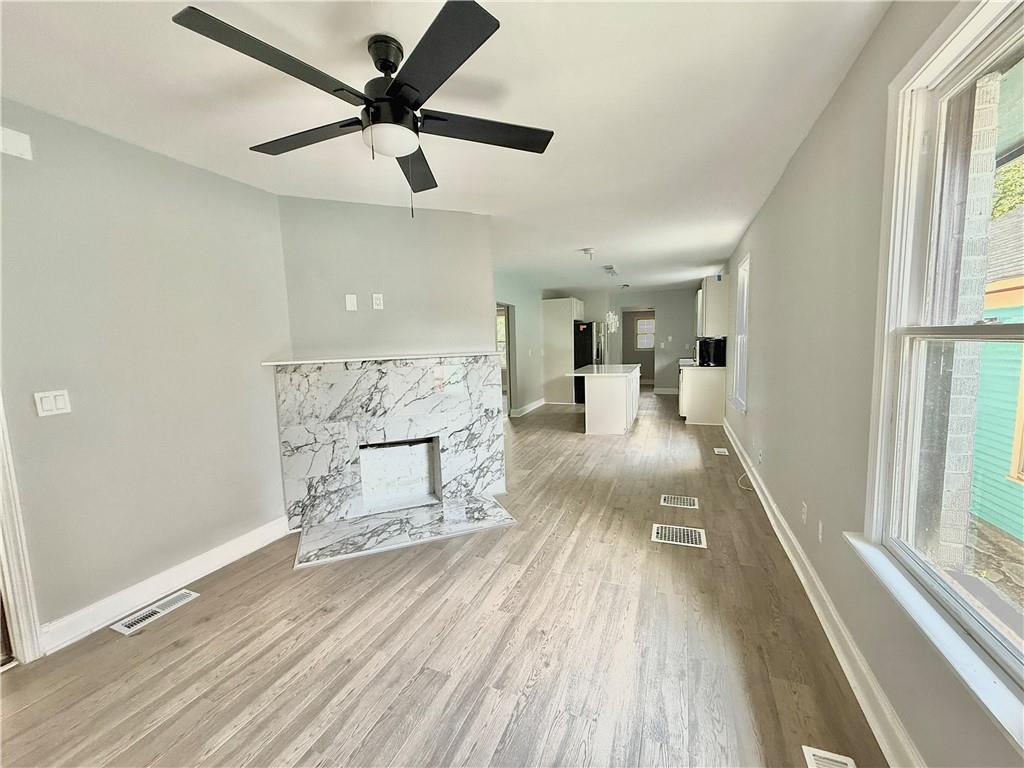 554 Lawton Street Southwest Atlanta, GA 30310 - Photo 2 of 9