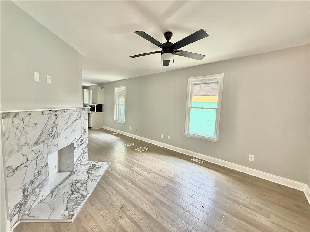 554 Lawton Street Southwest Atlanta, GA 30310 - Photo 3 of 9