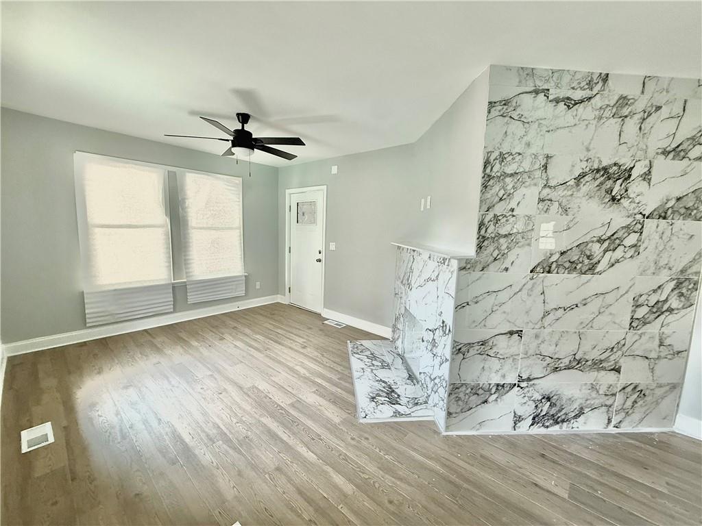 554 Lawton Street Southwest Atlanta, GA 30310 - Photo 4 of 9