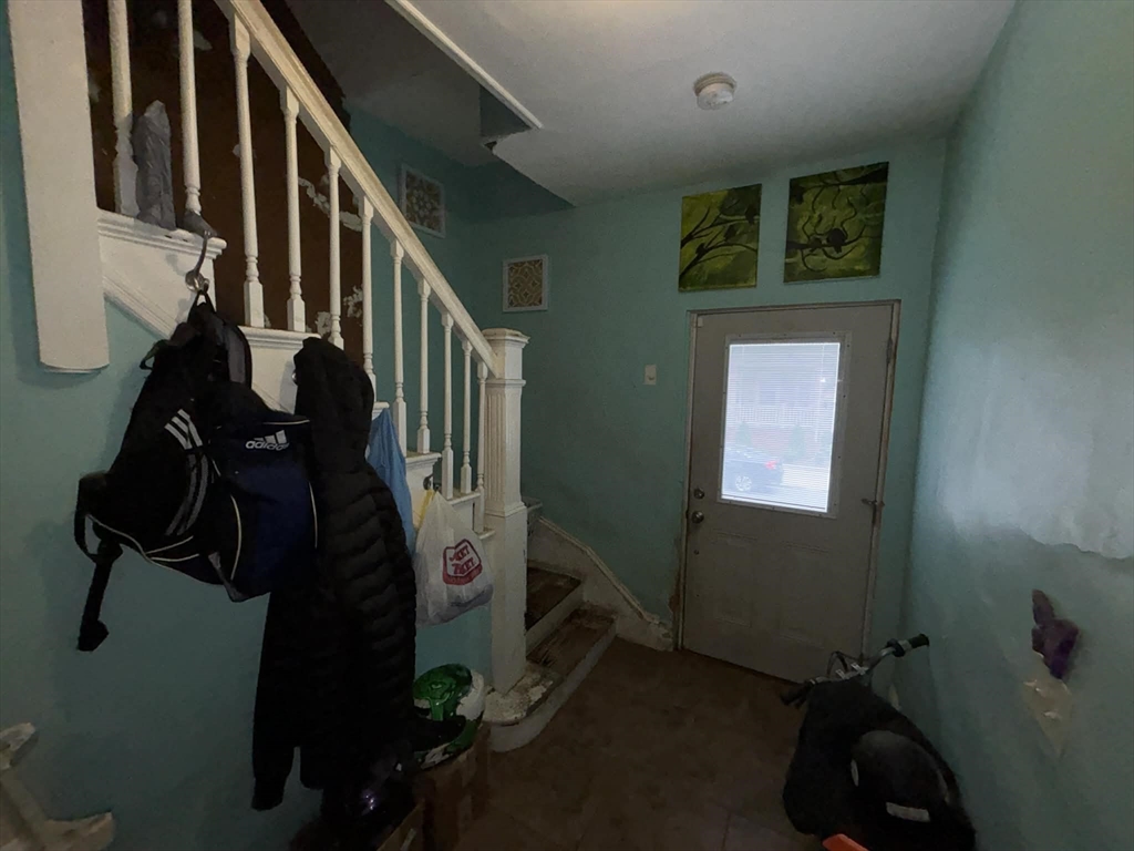 215 Springvale Avenue Everett, MA 02149 - Photo 5 of 7