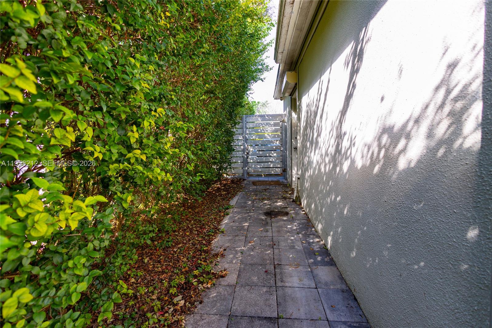 6130 Southwest 46th Terrace Miami, FL 33155 - Photo 33 of 36