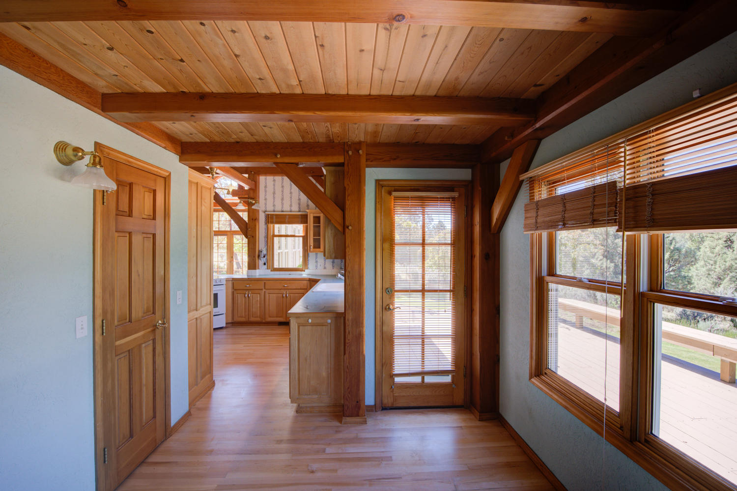 22052 Banff Drive Bend, OR 97702 - Photo 12 of 31 12_nook