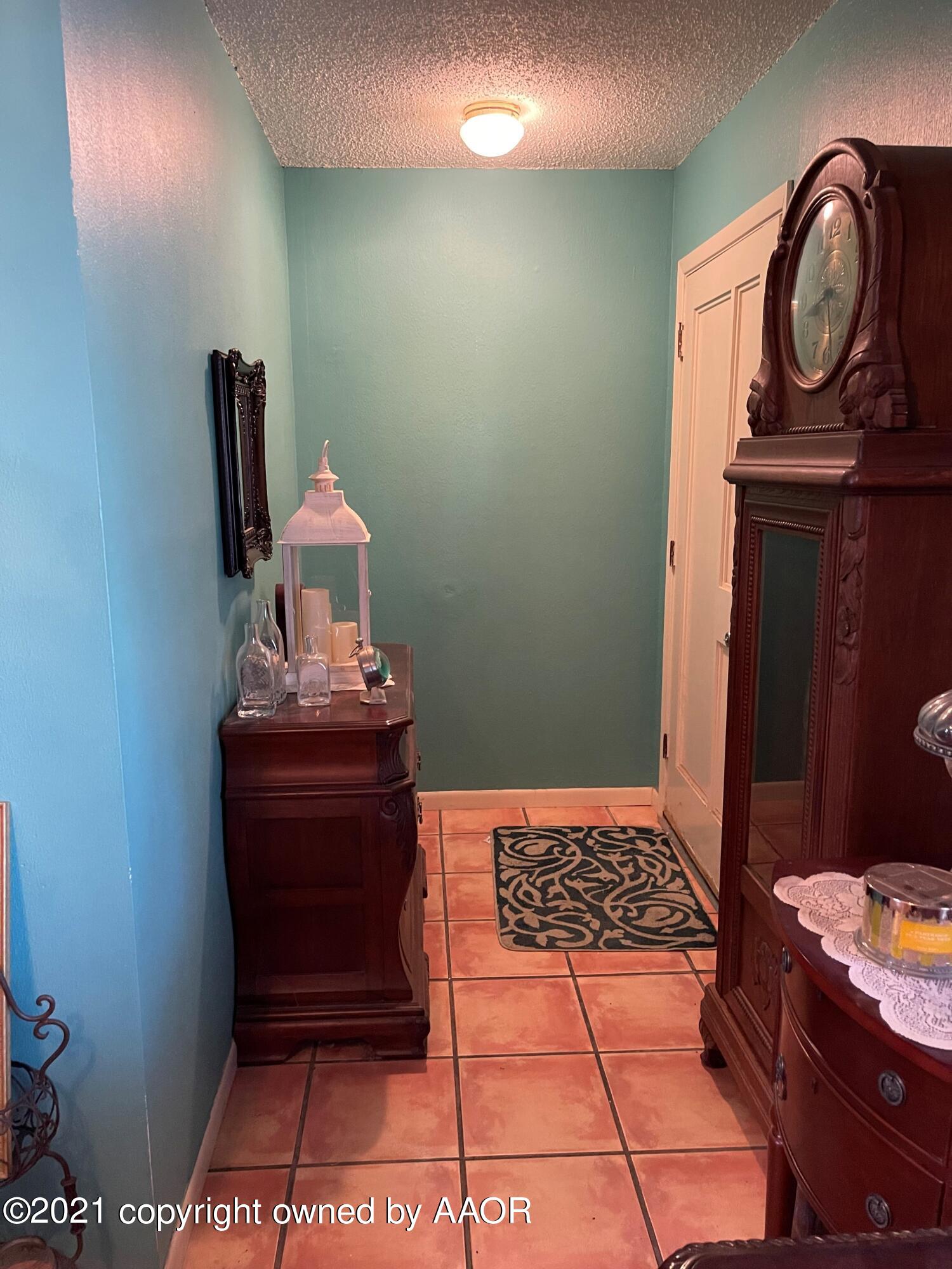 107 Appaloosa Road Amarillo, TX 79108 - Photo 4 of 36 10