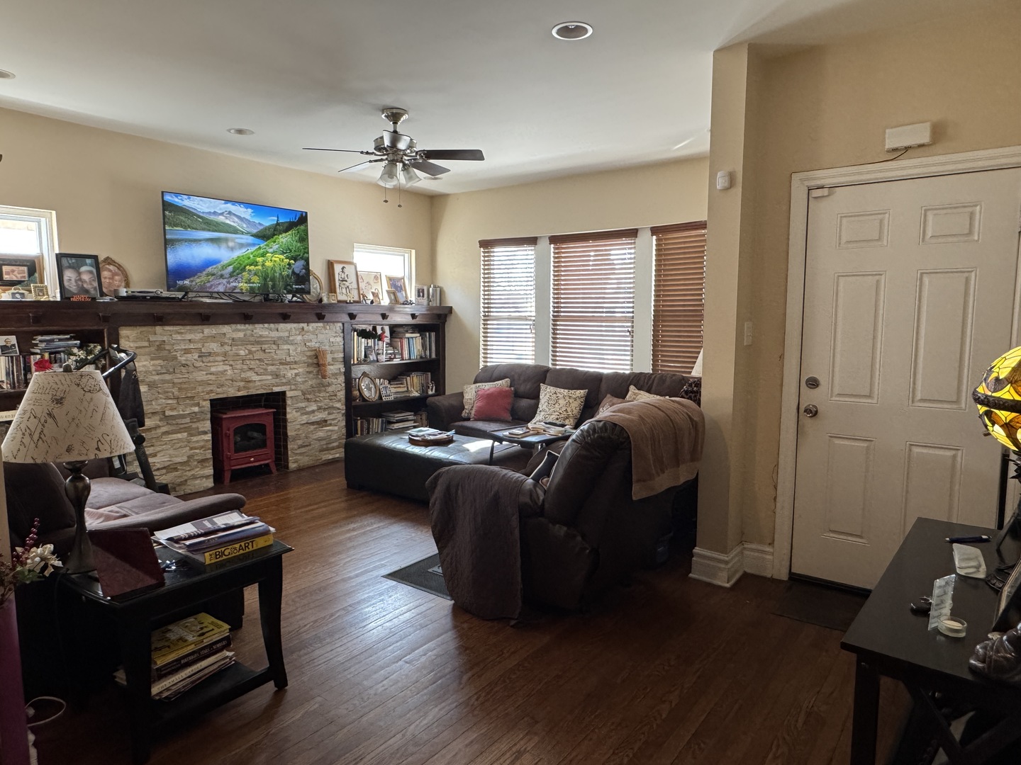 7249 South Calumet Avenue Chicago, IL 60619 - Photo 2 of 14