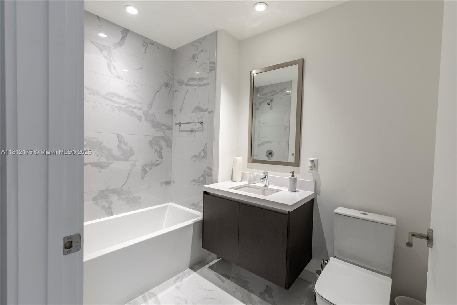 851 Northeast 1st Avenue, Unit 4410 Miami, FL 33132 - Photo 14 of 16