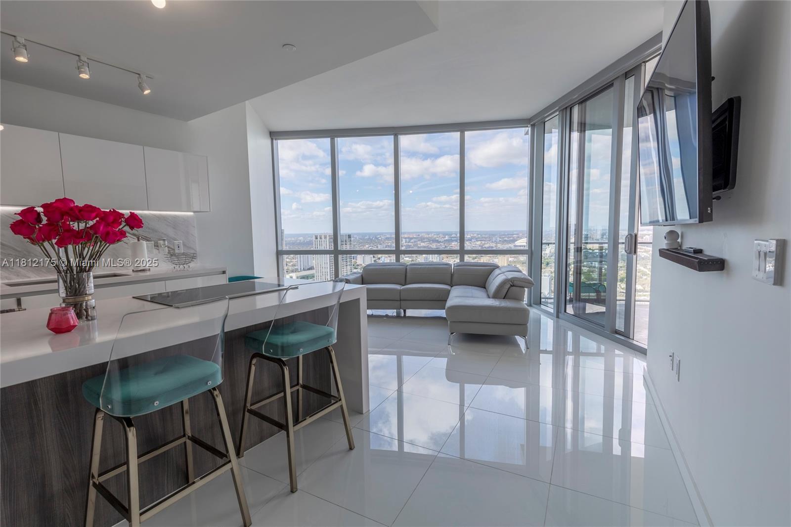 851 Northeast 1st Avenue, Unit 4410 Miami, FL 33132 - Photo 4 of 16