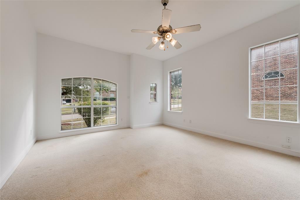 413 Kearsarge Street DeSoto, TX 75115 - Photo 19 of 33 a view of an empty room with a window