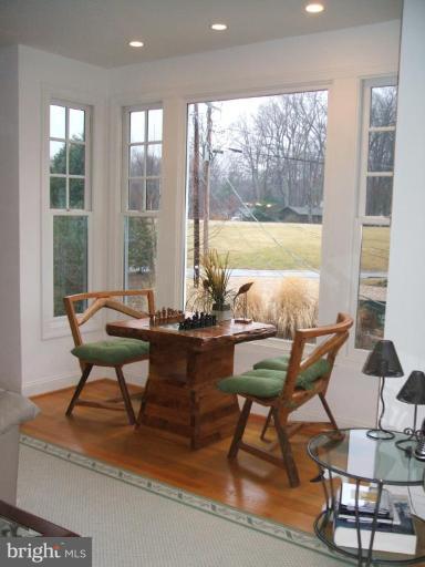 100 A Edgehill Road Annapolis, MD 21405 - Photo 19 of 30 a living room with furniture and a large window