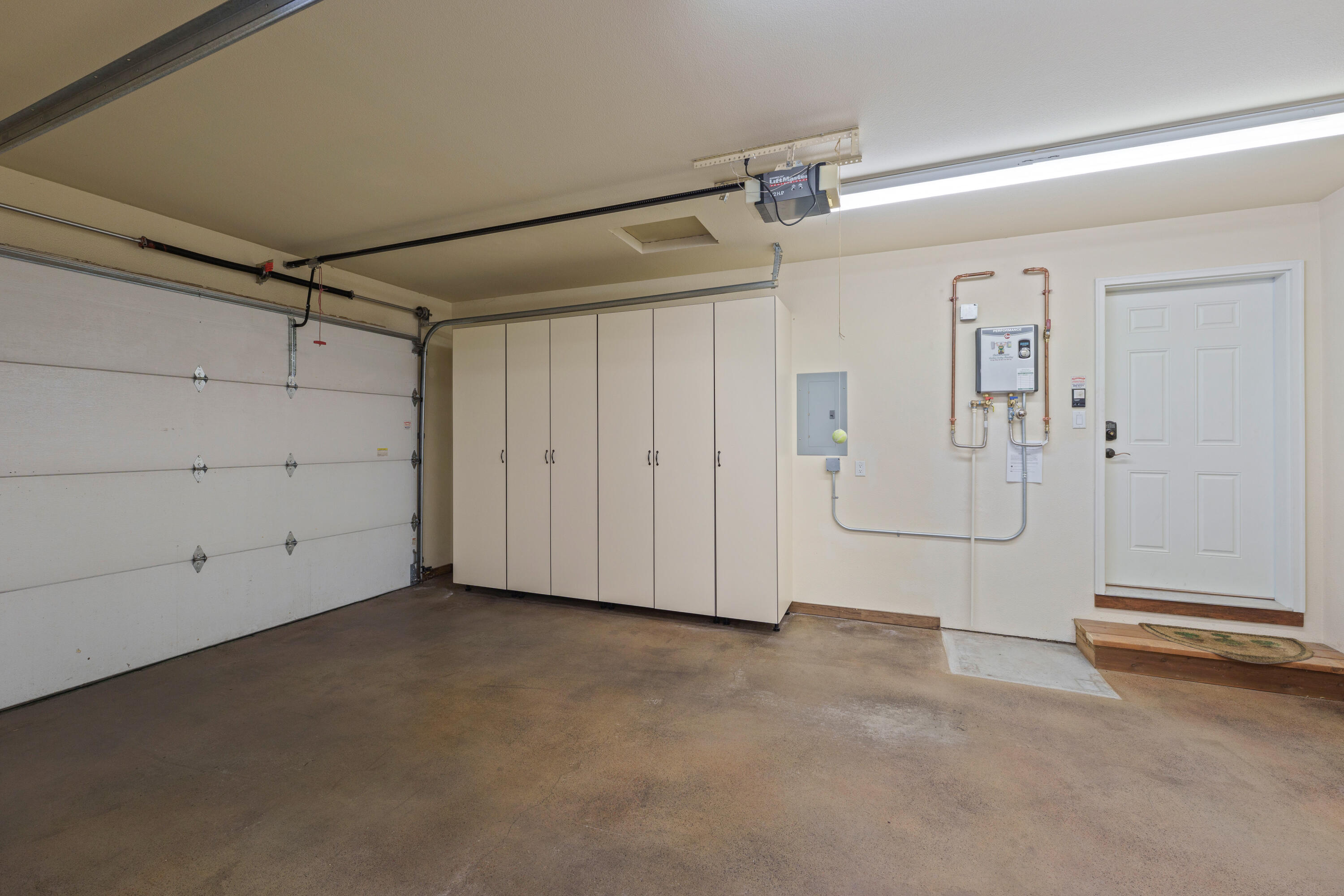 18880 Baker Road Bend, OR 97702 - Photo 59 of 70 a view of an empty room