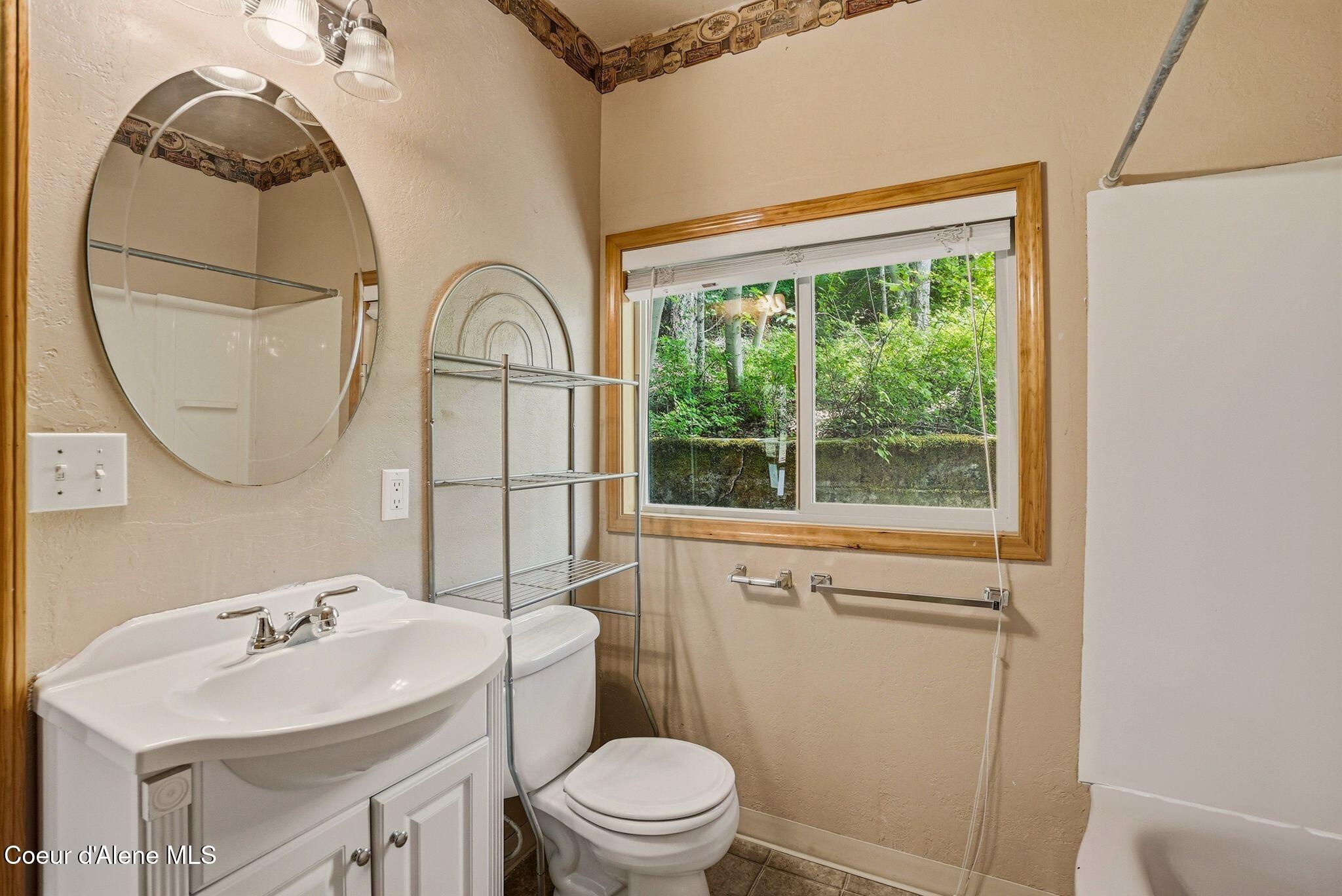 24305 North Lakeview Boulevard Rathdrum, ID 83858 - Photo 17 of 45 bathroom