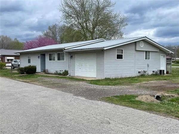 $129,000 | 104 Aztec Street, Piedmont, MO 63957